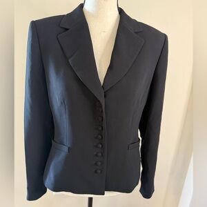 Tahari chic black blazer V neck notched collar matching buttons up the front 10P